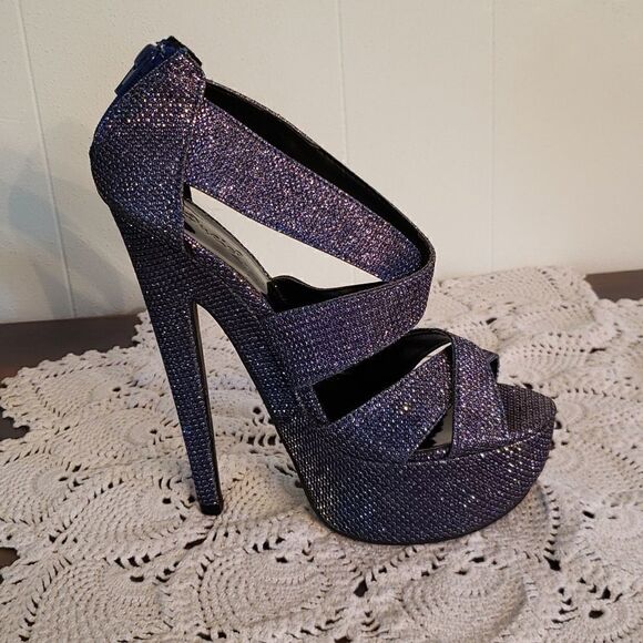 Qupid Shoes - EUC Qupid Glittery Blue Platform Heels Sz 7.5